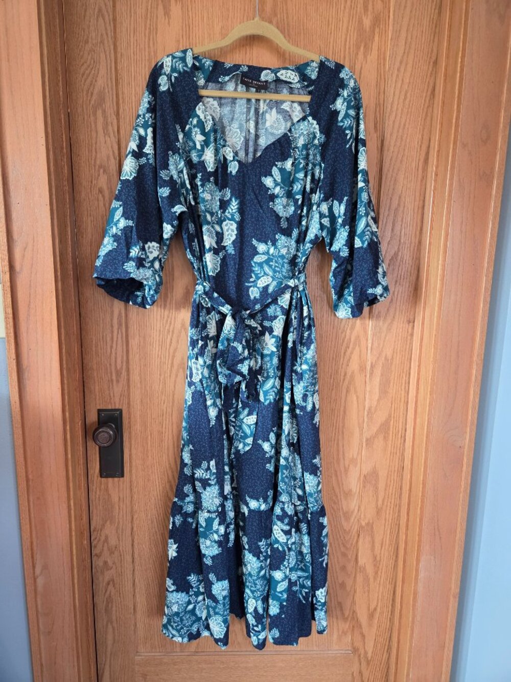 Lane Bryant Blue Floral Midi Dress w/ V-neck and 3/4 sleeves Size 20